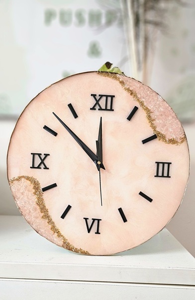 Crystal Yolo Granule Wall Clock